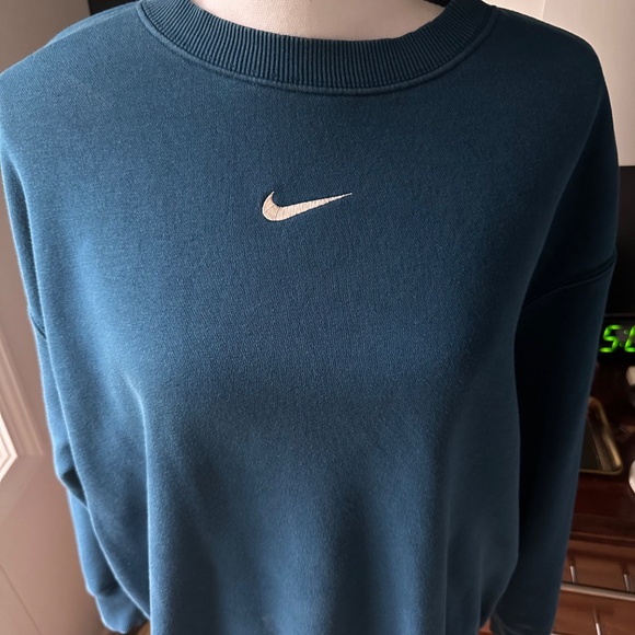 Nike Crew Neck Sweatshirt - SIze M - Picture 5 of 8